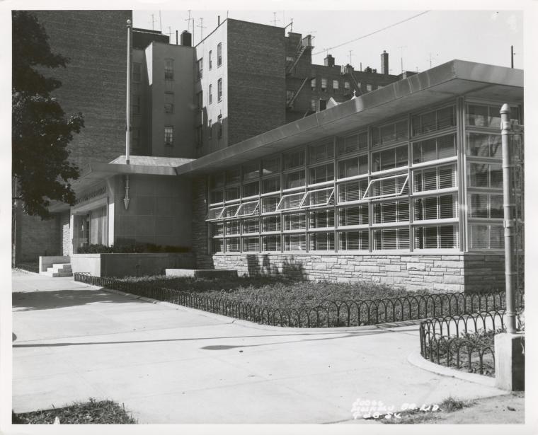 Mosholu Library.