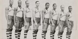 1930–1940, team photo of the ‘Harlem Rens’ Renaissance basketball team